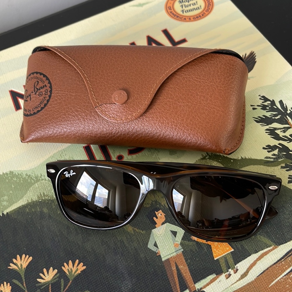 Ray-Ban Wayfarer RB2132